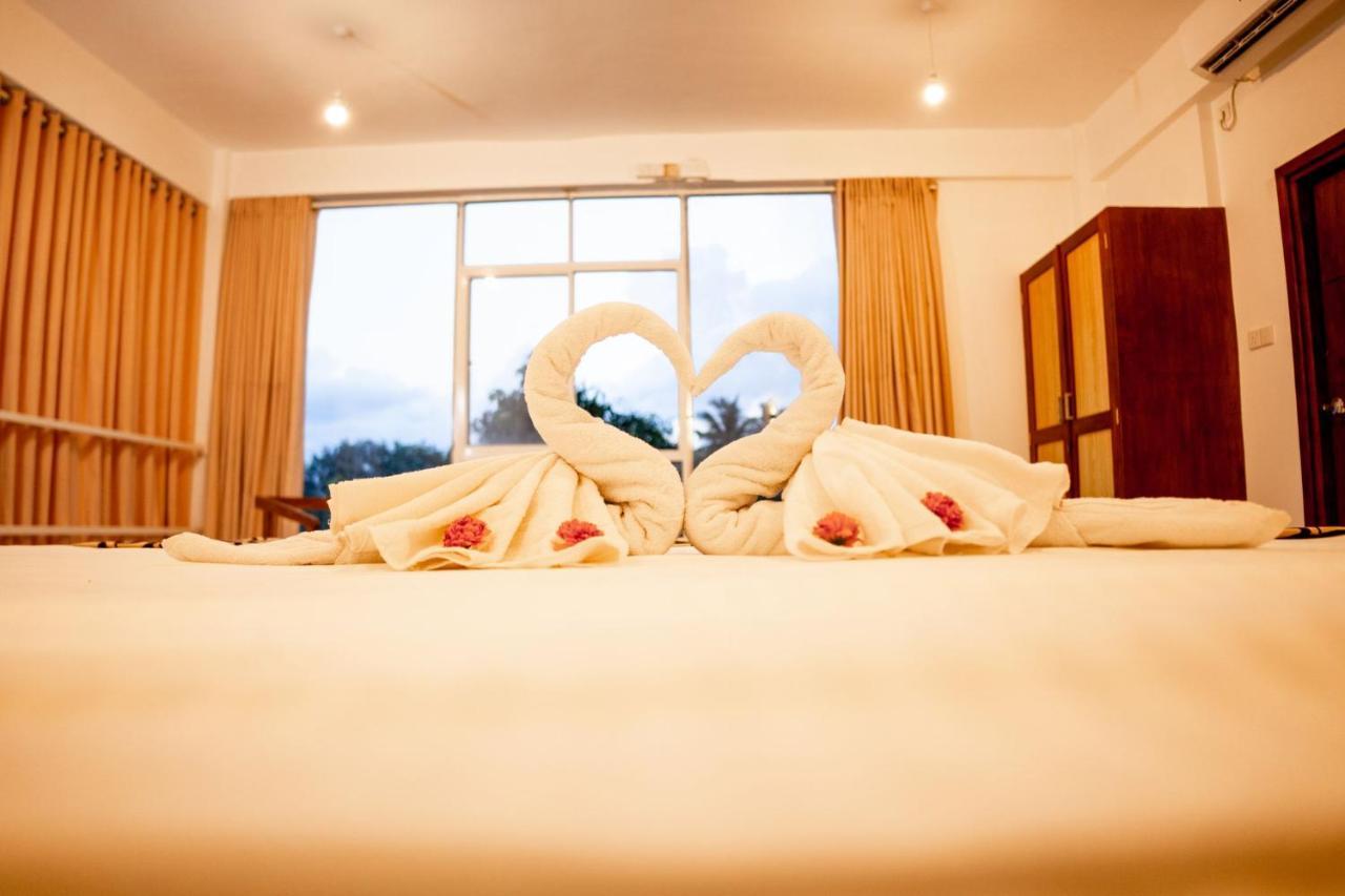 Отель Tevins Place -